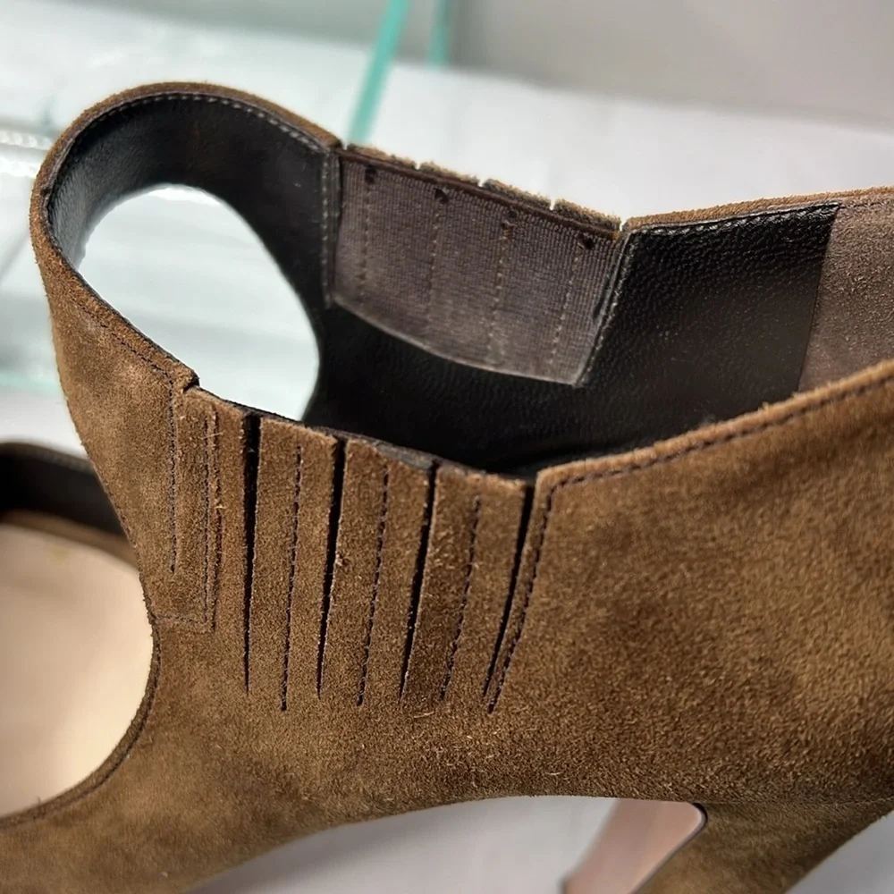 PRADA Sz 40 Brown Suede Rubber Platform Peep Toe Elastic Mary Jane 3.5” Heels